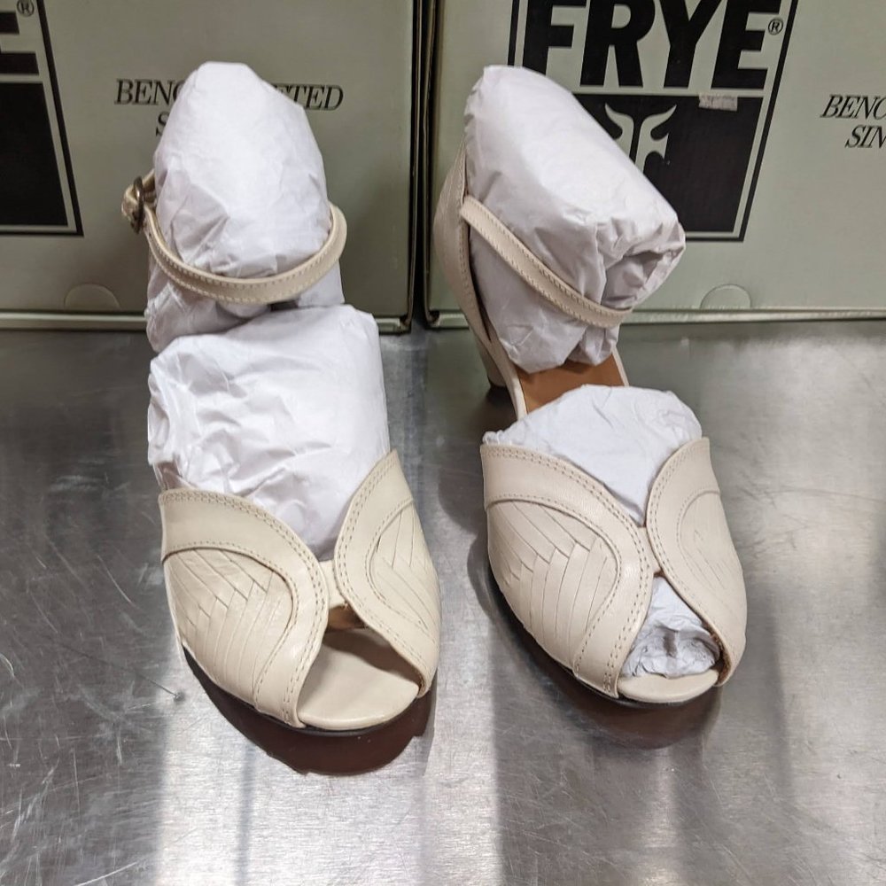 Frye - Ada Vintage Strap - Off White - Picture 5 of 9